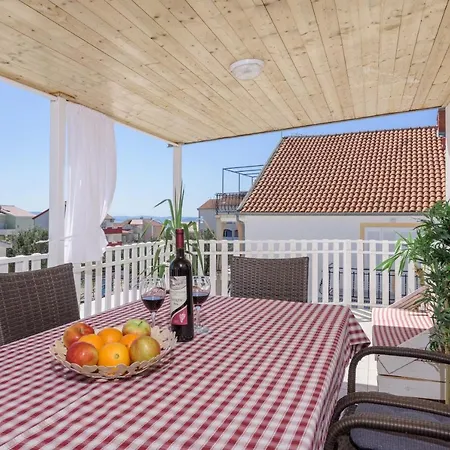 Sanda - With Pool Apartment Trogir