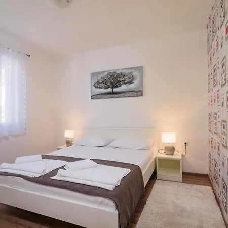 Apartment Sanda - With Pool *